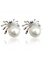 Fashionable Spider Shape Pearl Earrings 