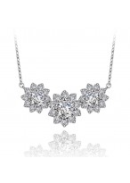 Fashionable Bright Flower Sona Diamond Inlaid Collar Bone Necklace 
